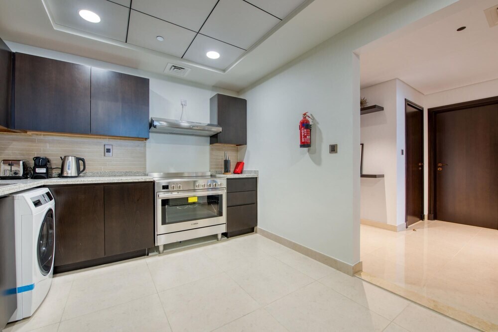 Дубай: Luxury Palm Property w Beach Sea View