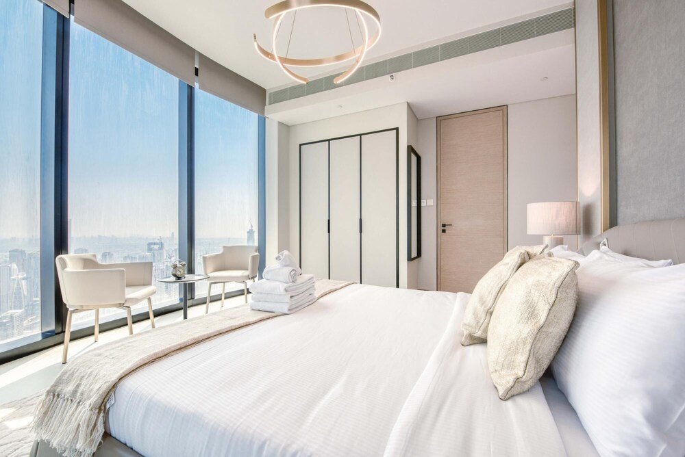Дубай: Exclusive Beachfront 4BR Maid The Address JBR