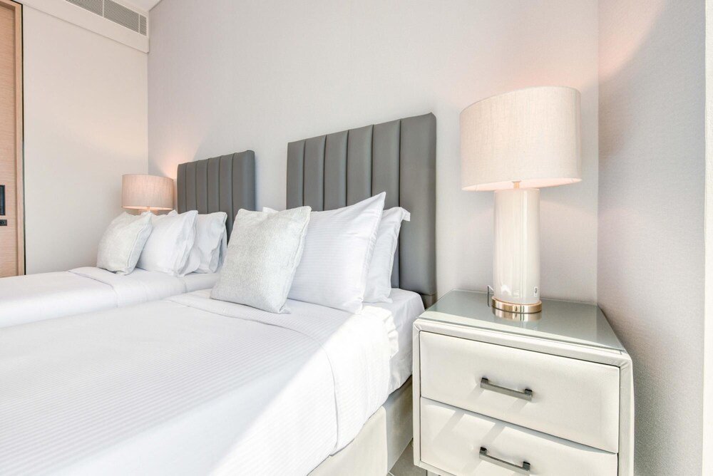 Дубай: Exclusive Beachfront 4BR Maid The Address JBR