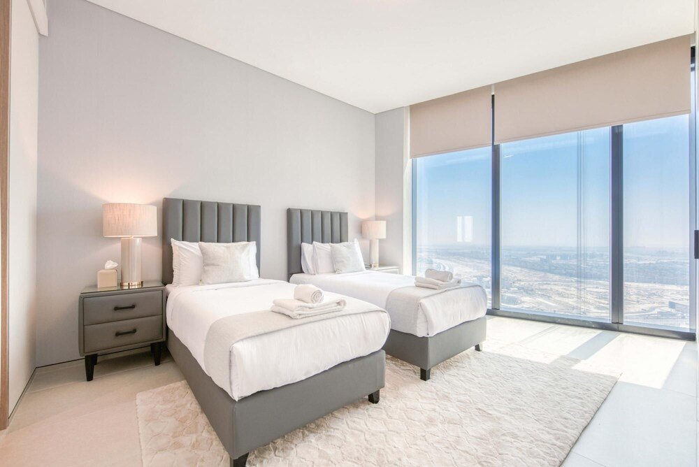 Дубай: Exclusive Beachfront 4BR Maid The Address JBR