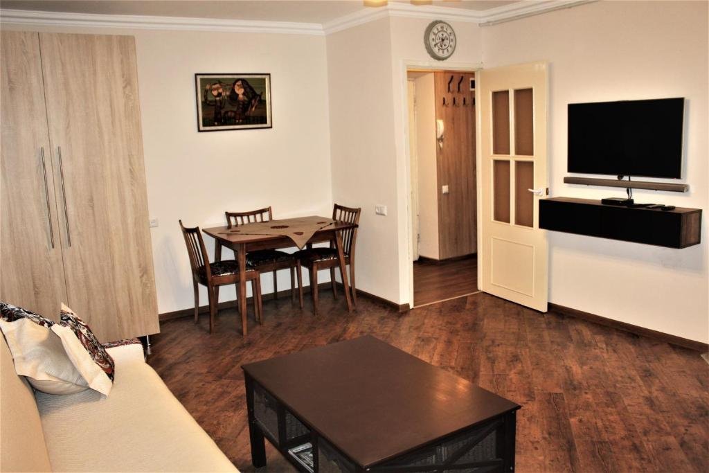 Studio apartment in Yerevan City Center — фото 6