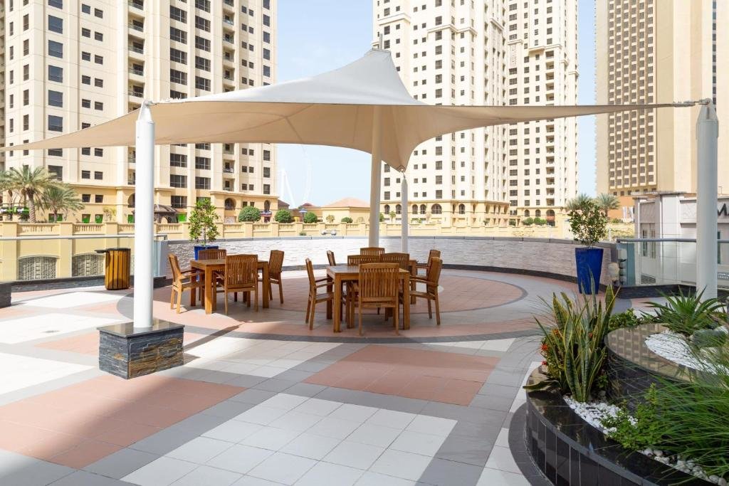 Дубай: Frank Porter - Emaar Residences Dubai Marina