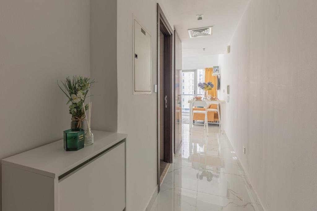 Дубай: Frank Porter - Emaar Residences Dubai Marina