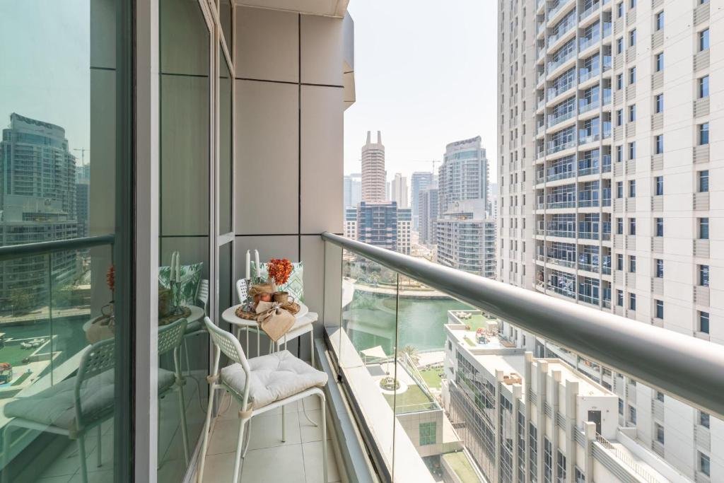 Дубай: Frank Porter - Emaar Residences Dubai Marina