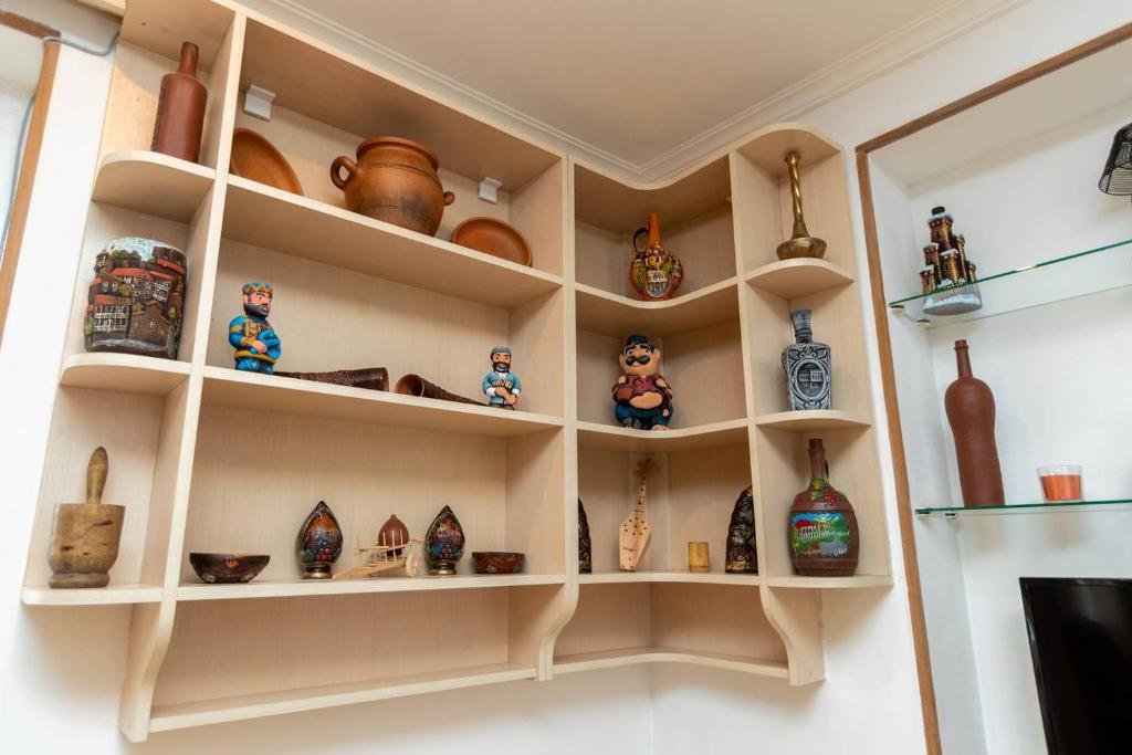 Тбилиси: Wehost Apartment with Ethnic Design