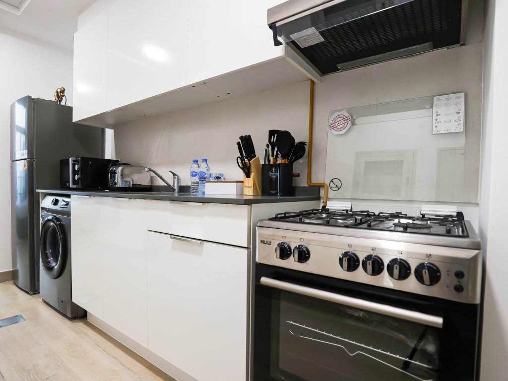 Дубай: Elite LUX Holiday Homes - Bloom Studio | Luxury Meets Leisure in JVC Dubai