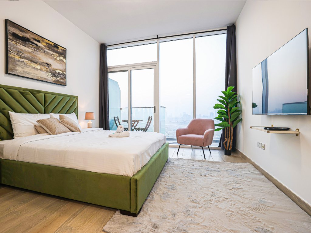 Дубай: Elite LUX Holiday Homes - Bloom Studio | Luxury Meets Leisure in JVC Dubai