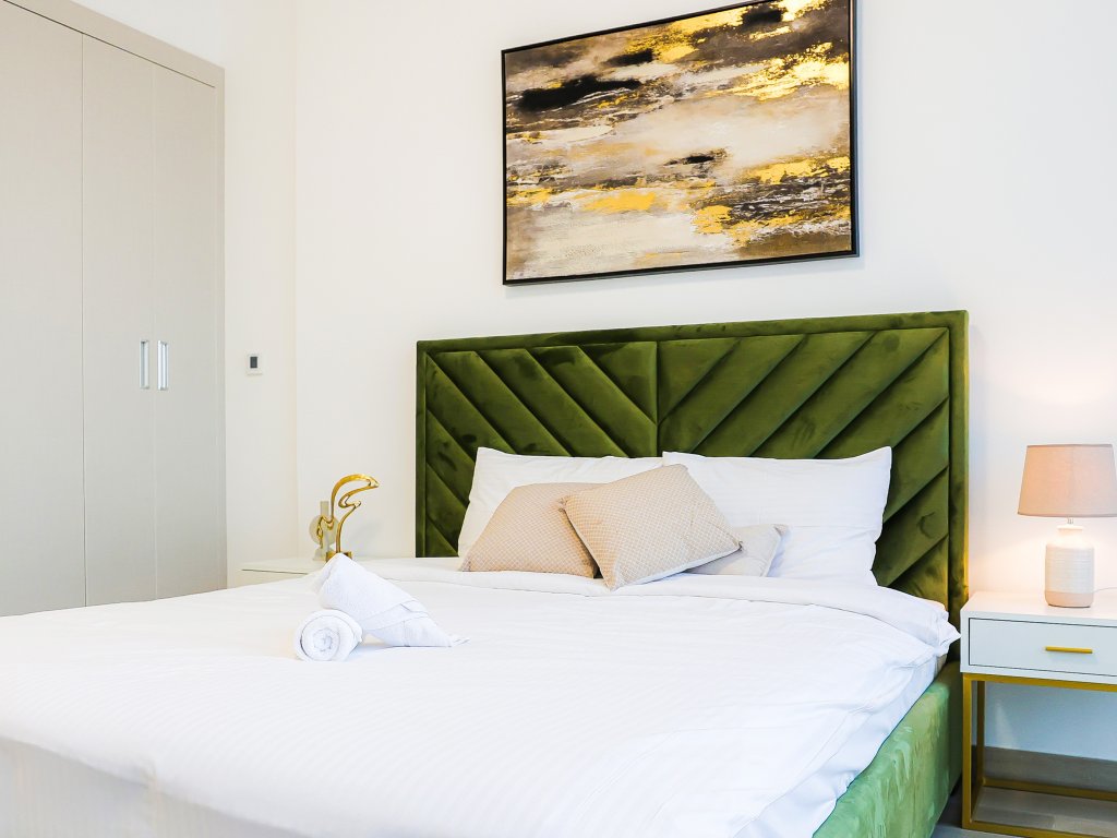 Дубай: Elite LUX Holiday Homes - Bloom Studio | Luxury Meets Leisure in JVC Dubai