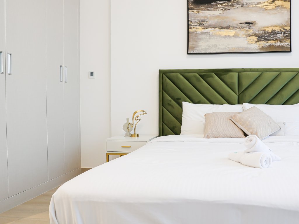 Дубай: Elite LUX Holiday Homes - Bloom Studio | Luxury Meets Leisure in JVC Dubai