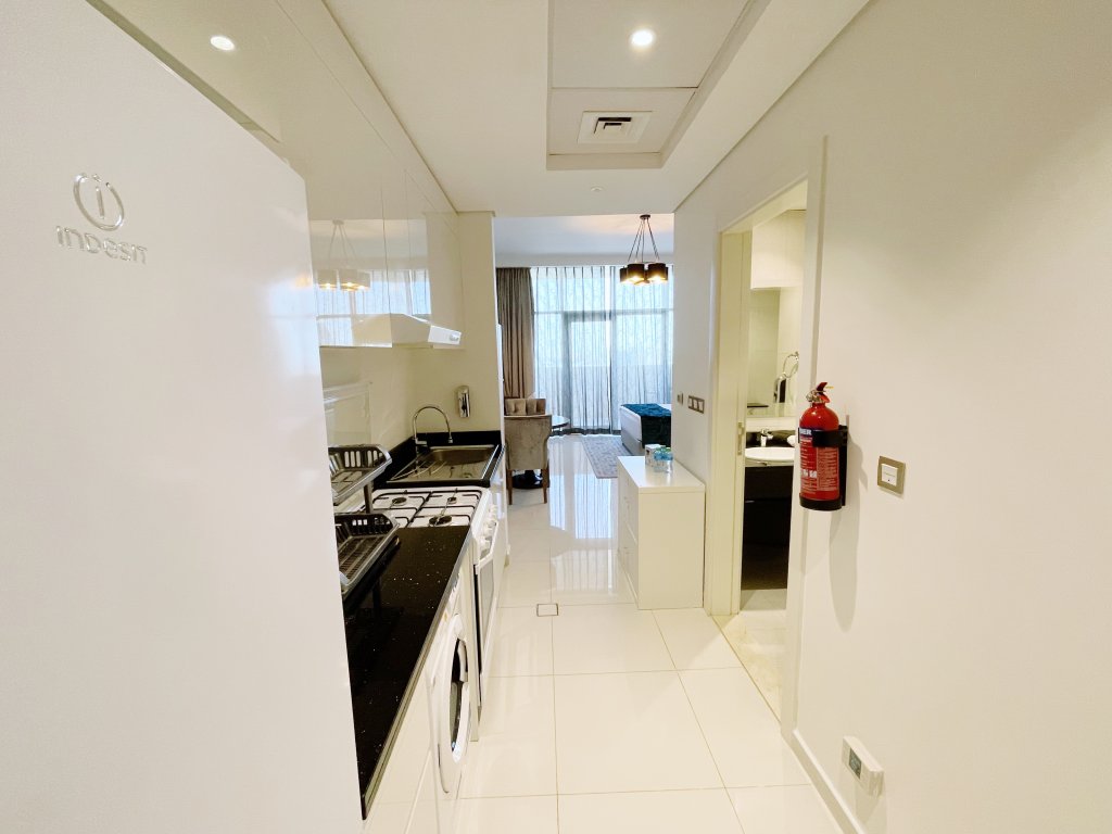 Дубай: Elite LUX Holiday Homes - Elegantly Furnished Studio in JVC Dubai