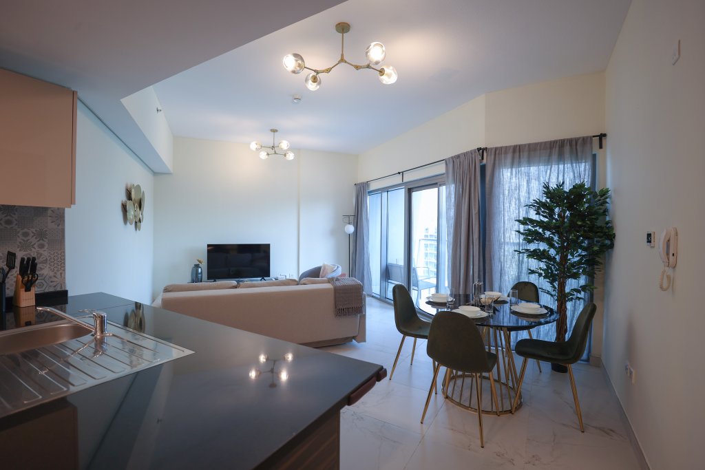 Дубай: Elite LUX Holiday Homes - Cozy & Modern 1BR in Dubai South
