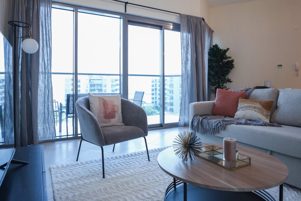 Дубай: Elite LUX Holiday Homes - Cozy & Modern 1BR in Dubai South