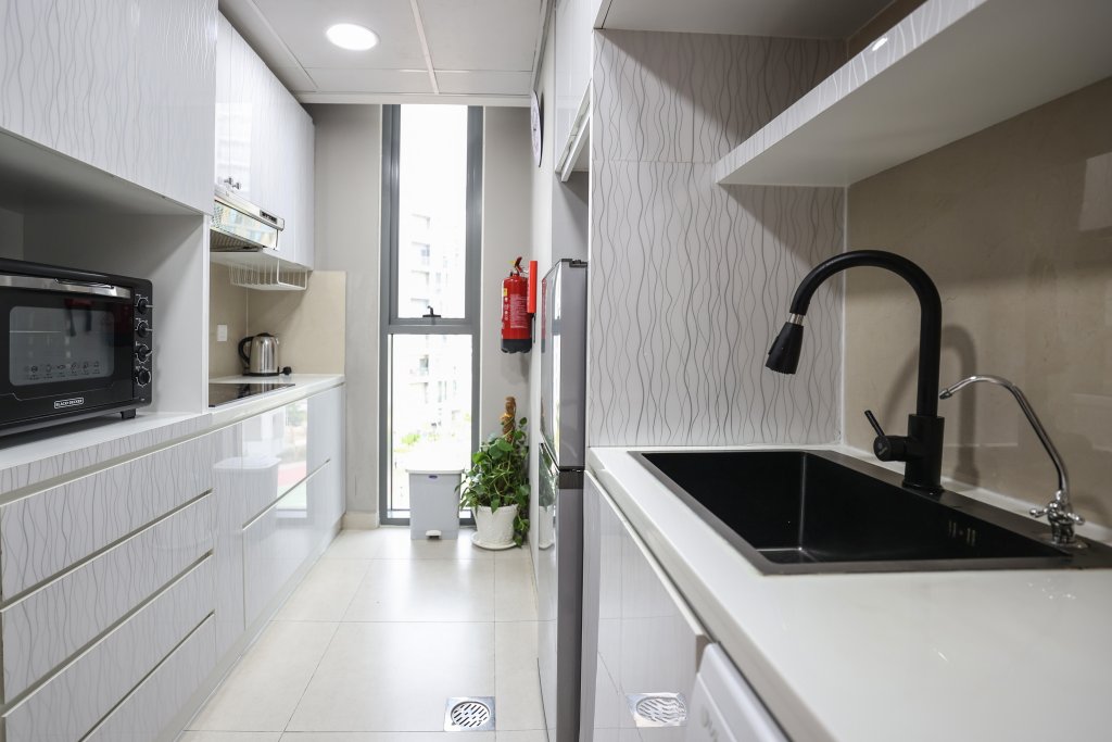 Дубай: Elite LUX Holiday Homes - Ultra Stylish 2BR | Thriving Community in Production City Dubai