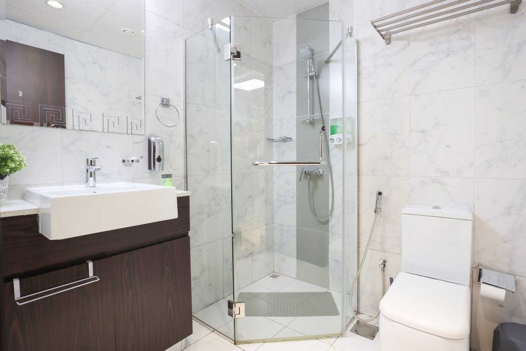 Дубай: Elite LUX Holiday Homes - Ultra Stylish 2BR | Thriving Community in Production City Dubai
