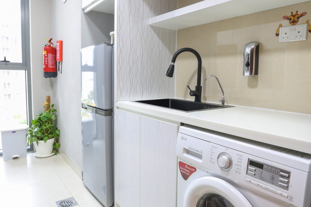 Дубай: Elite LUX Holiday Homes - Ultra Stylish 2BR | Thriving Community in Production City Dubai