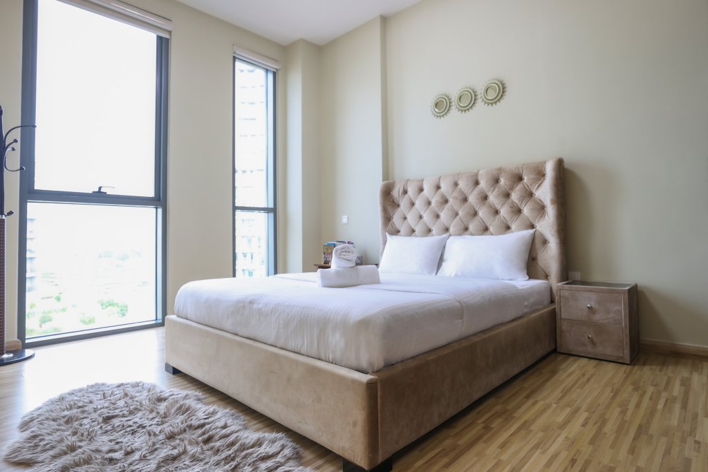Дубай: Elite LUX Holiday Homes - Ultra Stylish 2BR | Thriving Community in Production City Dubai