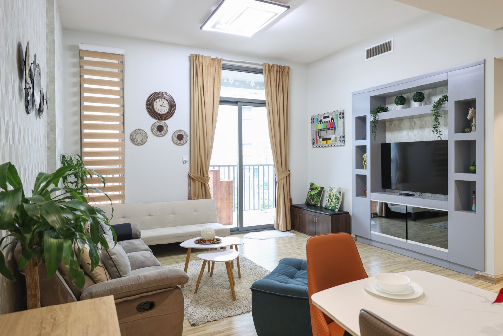 Дубай: Elite LUX Holiday Homes - Ultra Stylish 2BR | Thriving Community in Production City Dubai