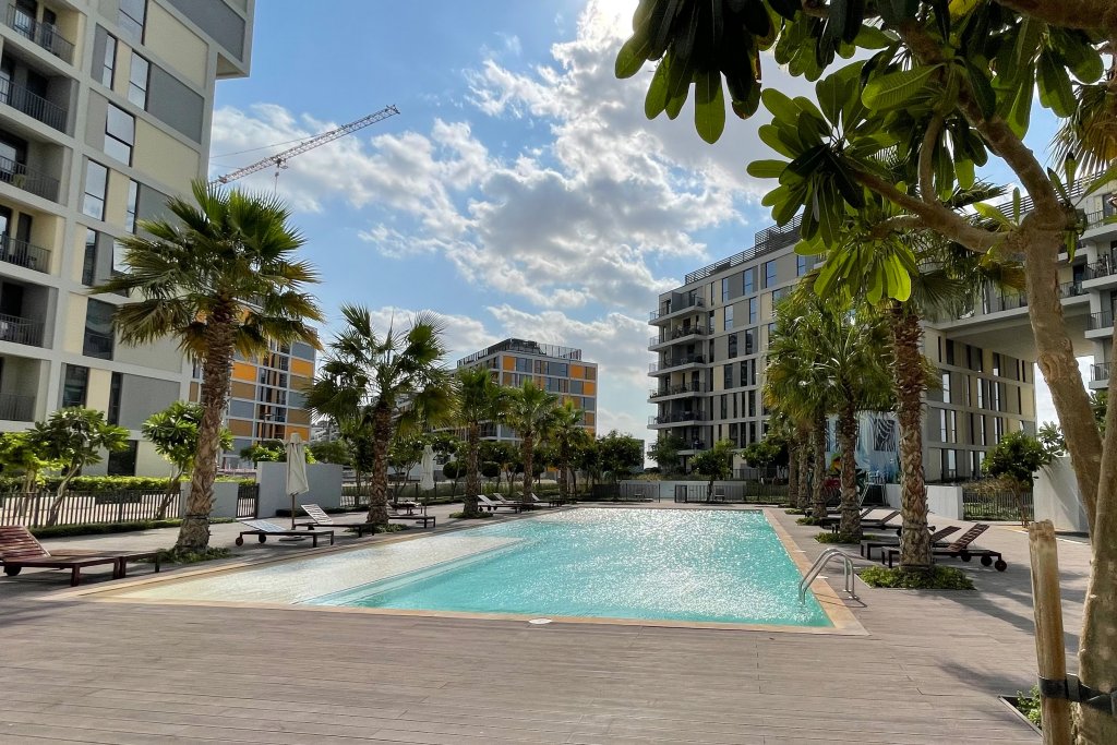 Дубай: Elite LUX Holiday Homes - Ultra Stylish 2BR | Thriving Community in Production City Dubai