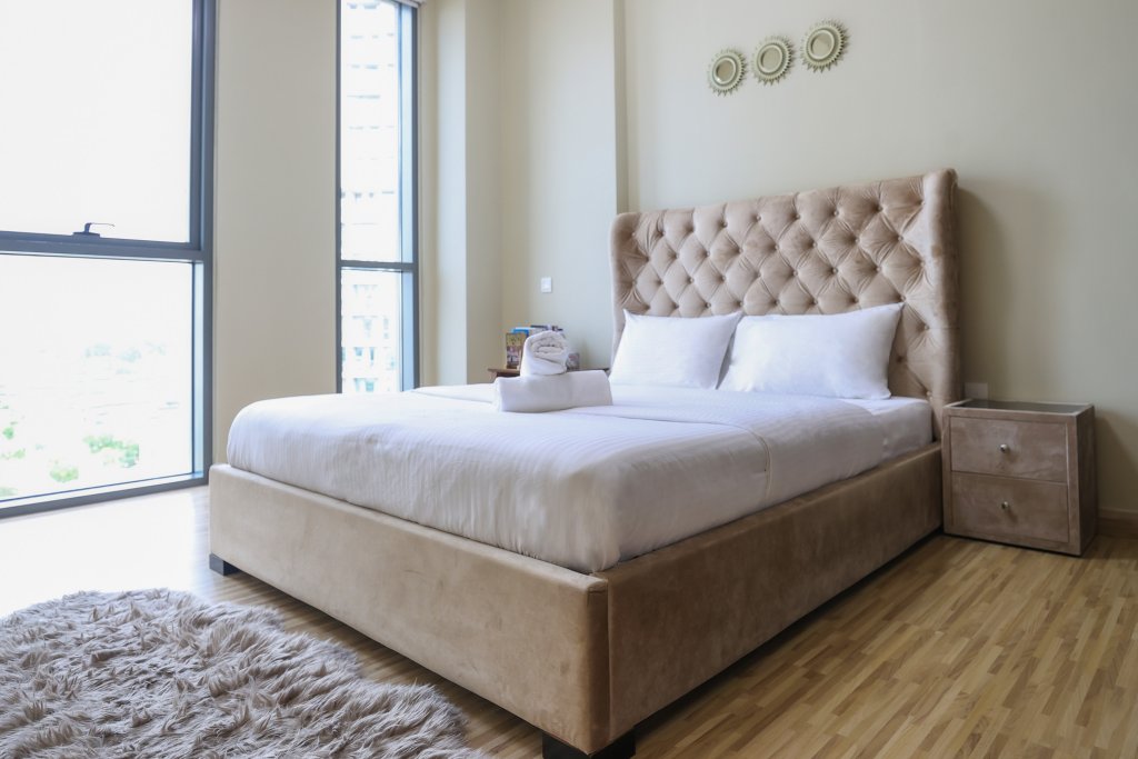 Дубай: Elite LUX Holiday Homes - Ultra Stylish 2BR | Thriving Community in Production City Dubai