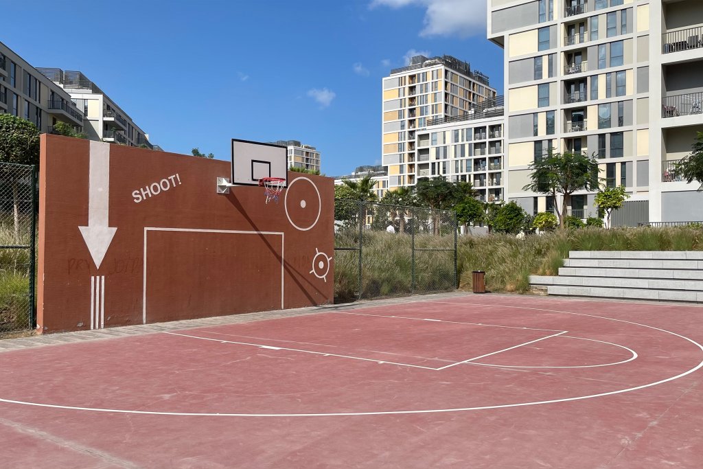 Дубай: Elite LUX Holiday Homes - Ultra Stylish 2BR | Thriving Community in Production City Dubai