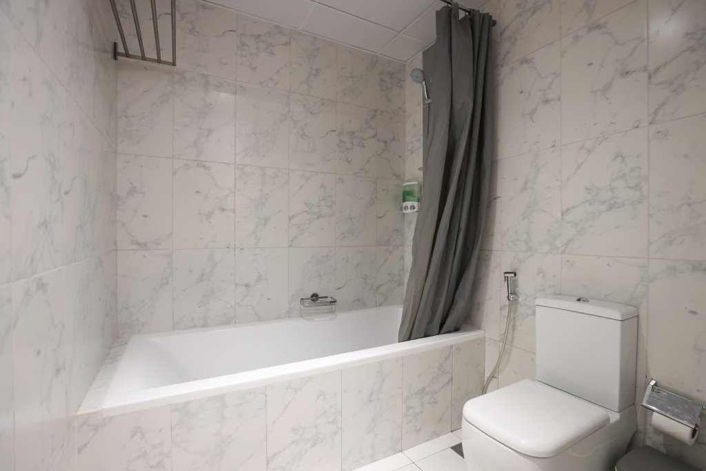 Дубай: Elite LUX Holiday Homes - Ultra Stylish 2BR | Thriving Community in Production City Dubai