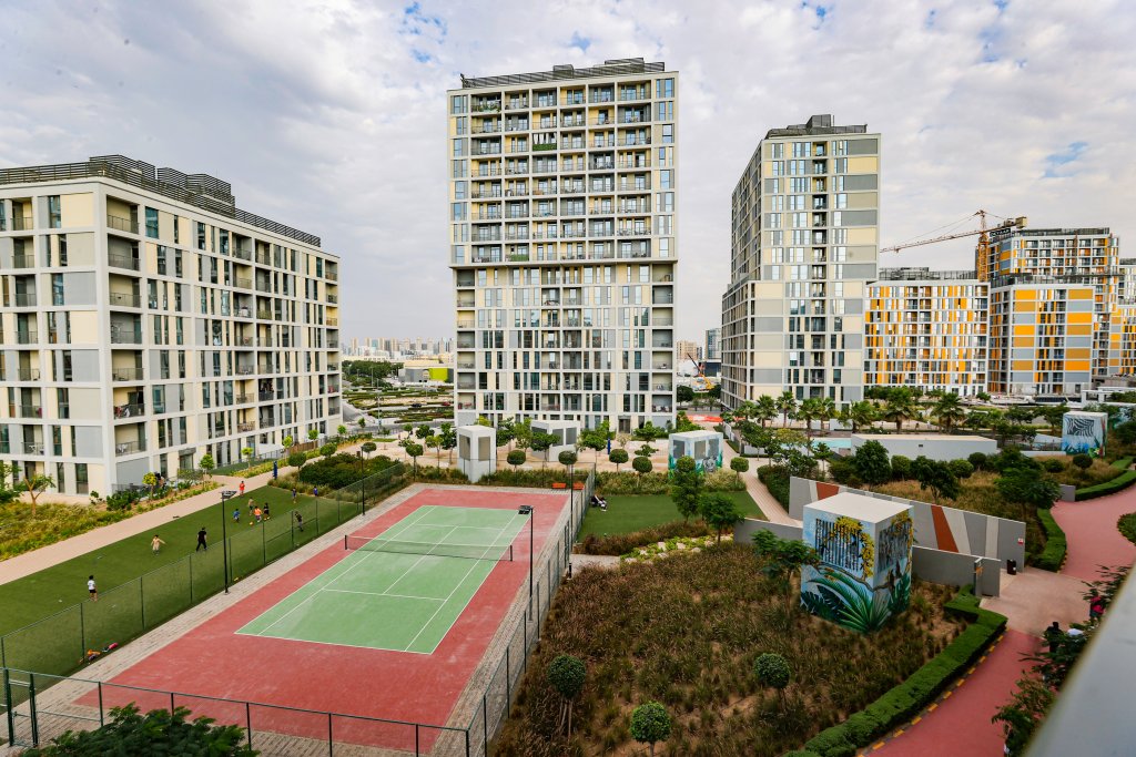 Дубай: Elite LUX Holiday Homes - Ultra Stylish 2BR | Thriving Community in Production City Dubai