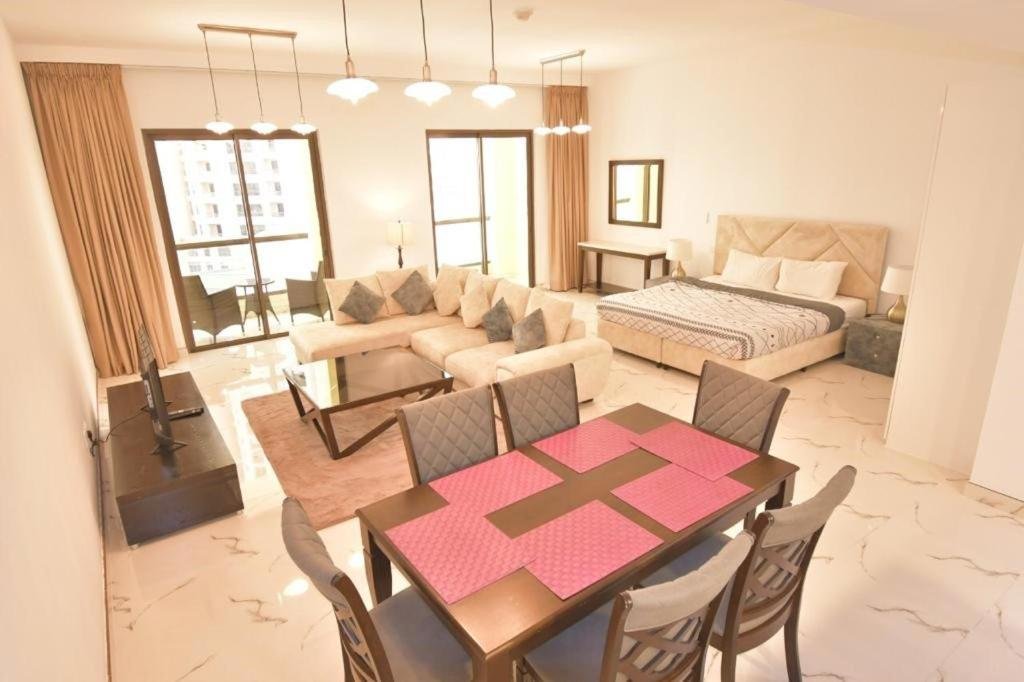 Дубай: Al Mashreq Fully Upgraded Studio Apartment - Rimal 2 JBR