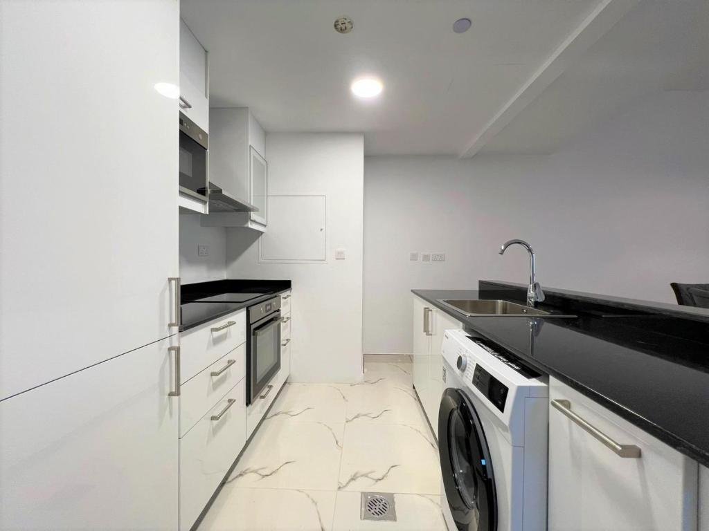 Дубай: Al Mashreq Fully Upgraded Studio Apartment - Rimal 2 JBR