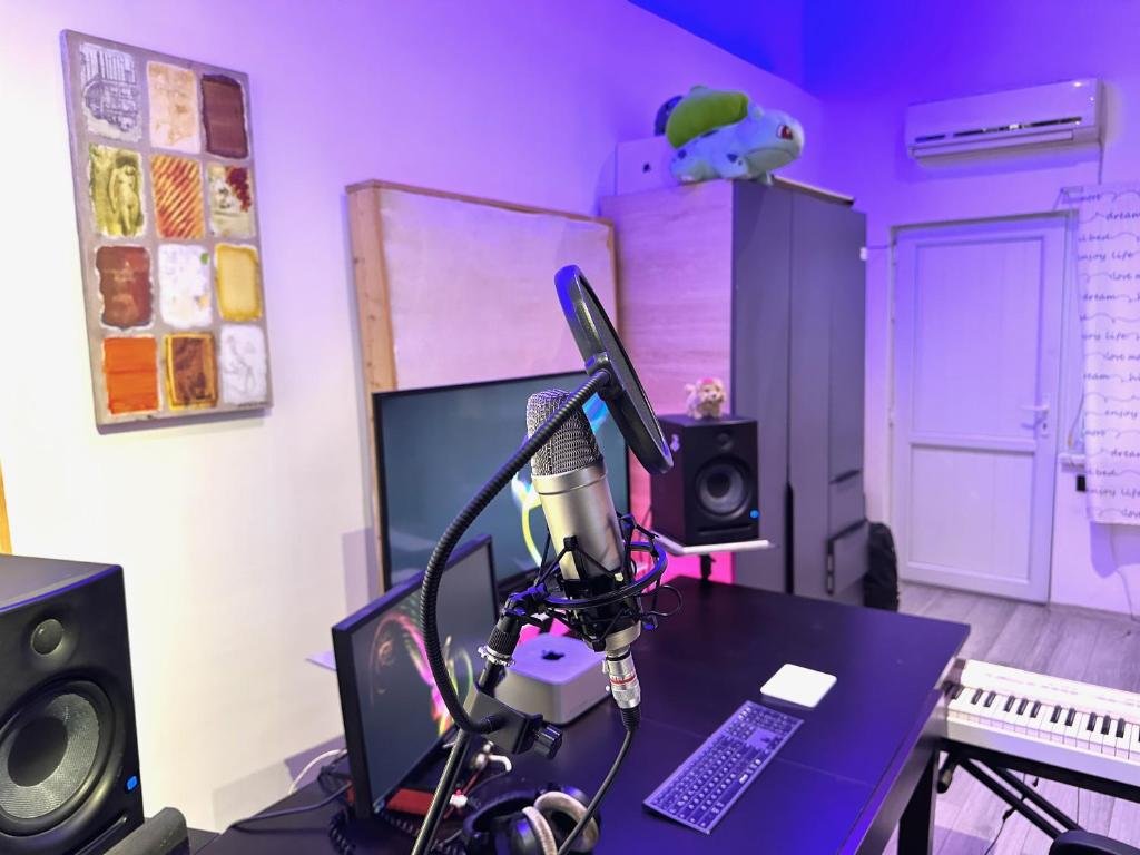 Ереван: Arts Studio next to Heart of Yerevan