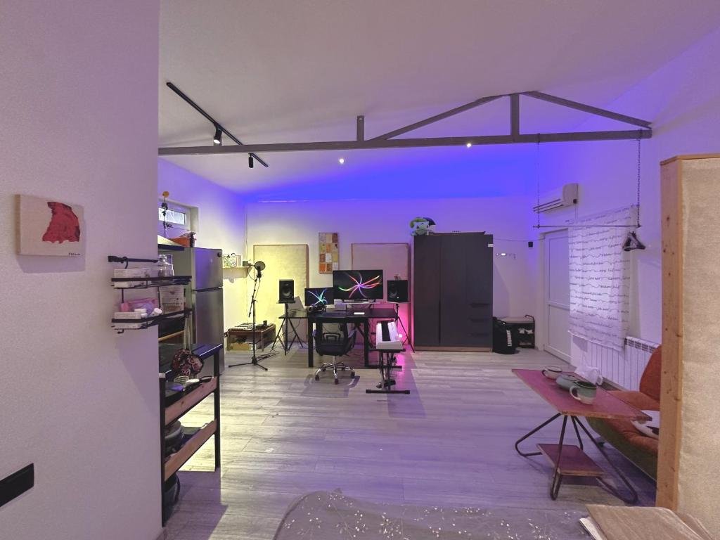 Ереван: Arts Studio next to Heart of Yerevan