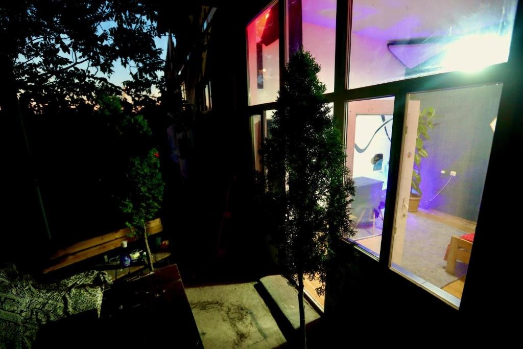 Ереван: Arts Studio next to Heart of Yerevan