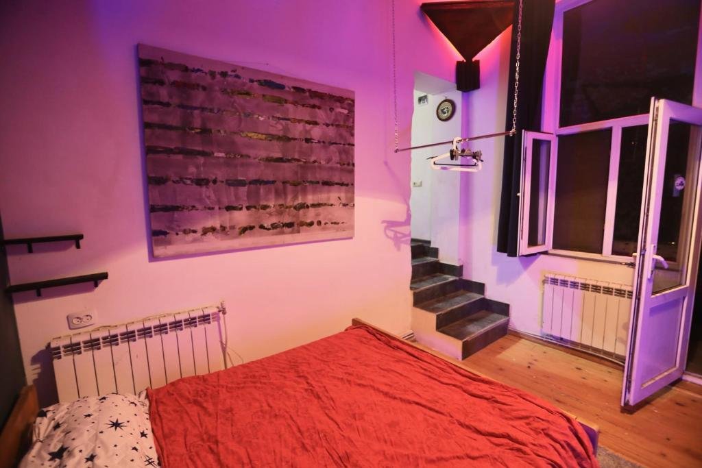 Ереван: Arts Studio next to Heart of Yerevan