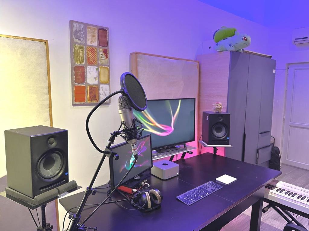 Ереван: Arts Studio next to Heart of Yerevan
