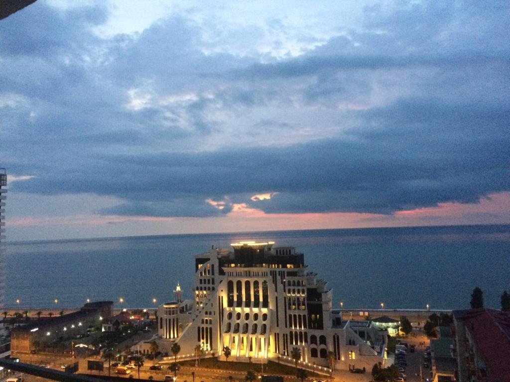 Батуми: Apartment Black sea side