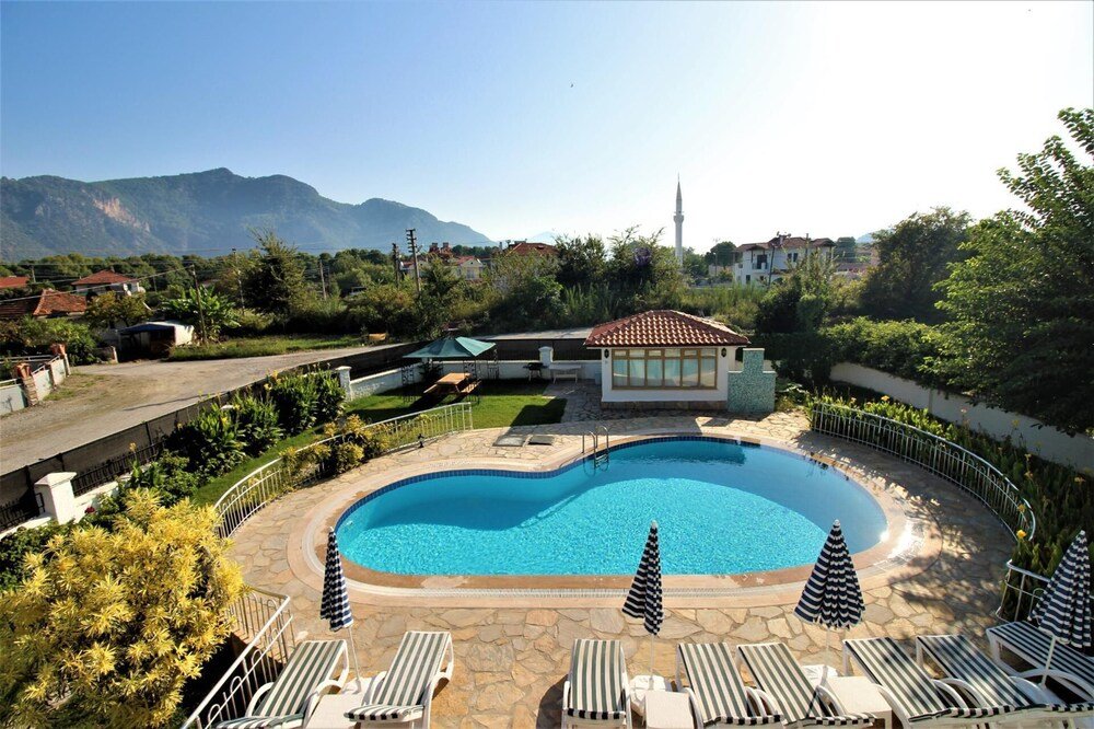 Дальян: Captivating Villa Pervin Private Pool Sleeps 9
