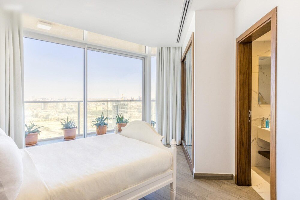 Дубай: Cali Style 4 BR Penthouse Large Patio