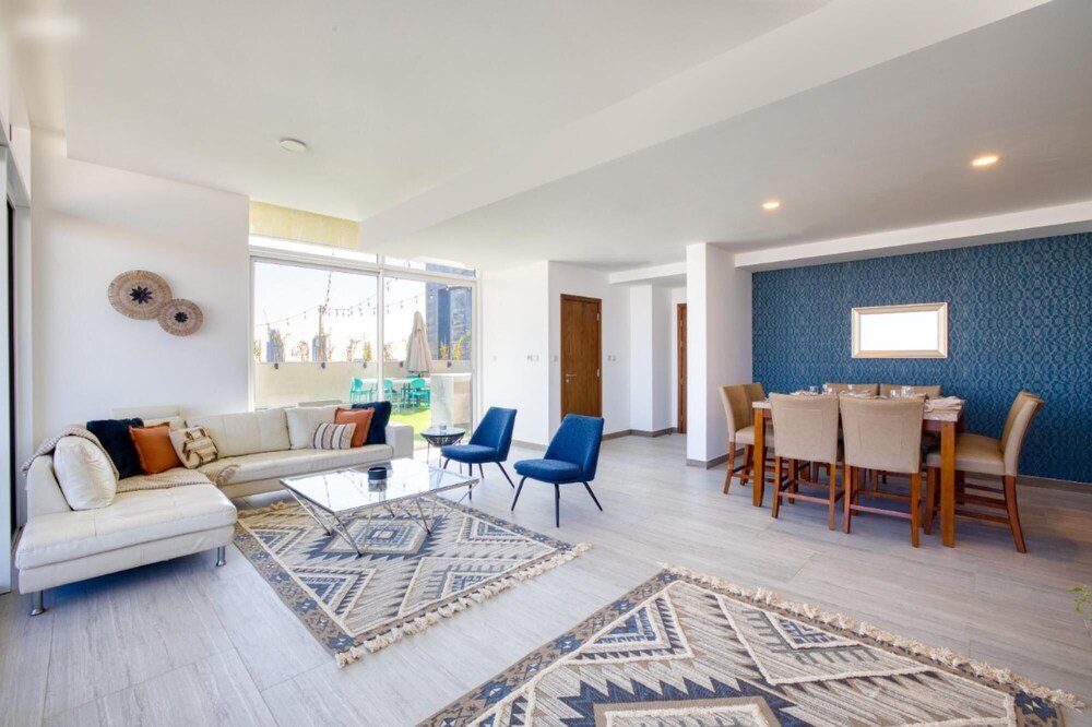 Дубай: Cali Style 4 BR Penthouse Large Patio