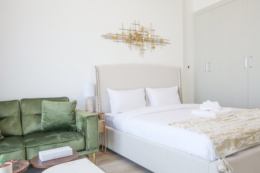 Дубай: Апартаменты Elite LUX Holiday Homes - Sleek & Modern Luxurious Studio in JVC Dubai