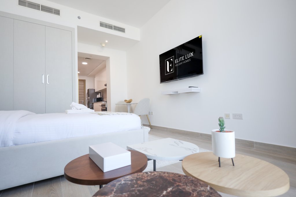 Дубай: Апартаменты Elite LUX Holiday Homes - Sleek & Modern Luxurious Studio in JVC Dubai