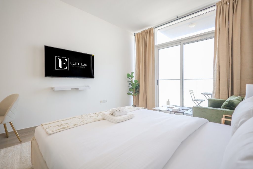 Дубай: Апартаменты Elite LUX Holiday Homes - Sleek & Modern Luxurious Studio in JVC Dubai