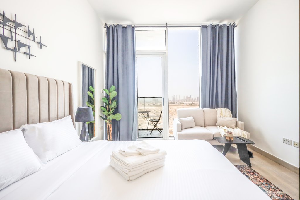 Дубай: Апартаменты Elite LUX Holiday Homes - Chic & Modern Studio in JVC Dubai