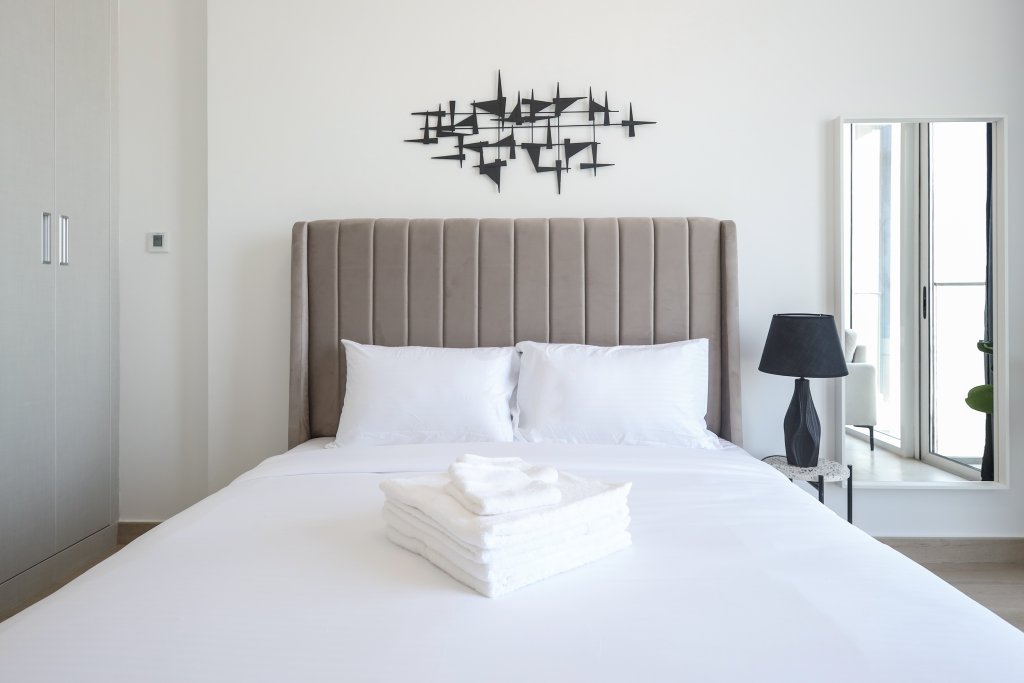 Дубай: Апартаменты Elite LUX Holiday Homes - Chic & Modern Studio in JVC Dubai