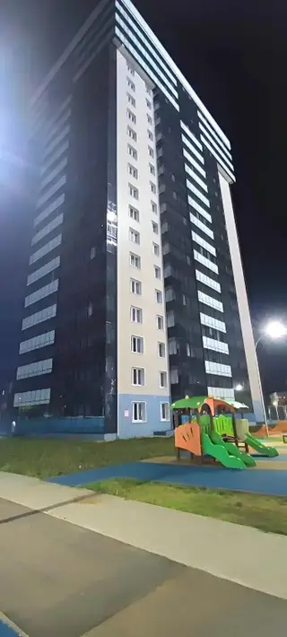 Квартира Трехкомнатная в Центре Города Набережные Челны — фото 1