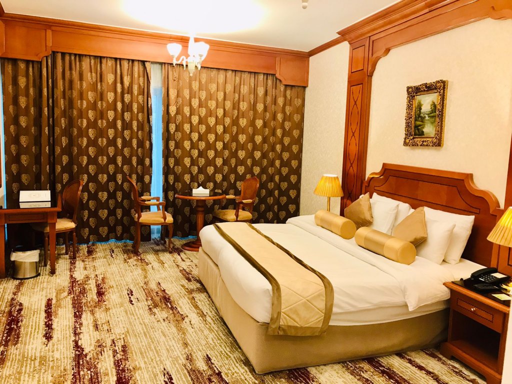 Дубай: Royal Concorde Hotel and Suites