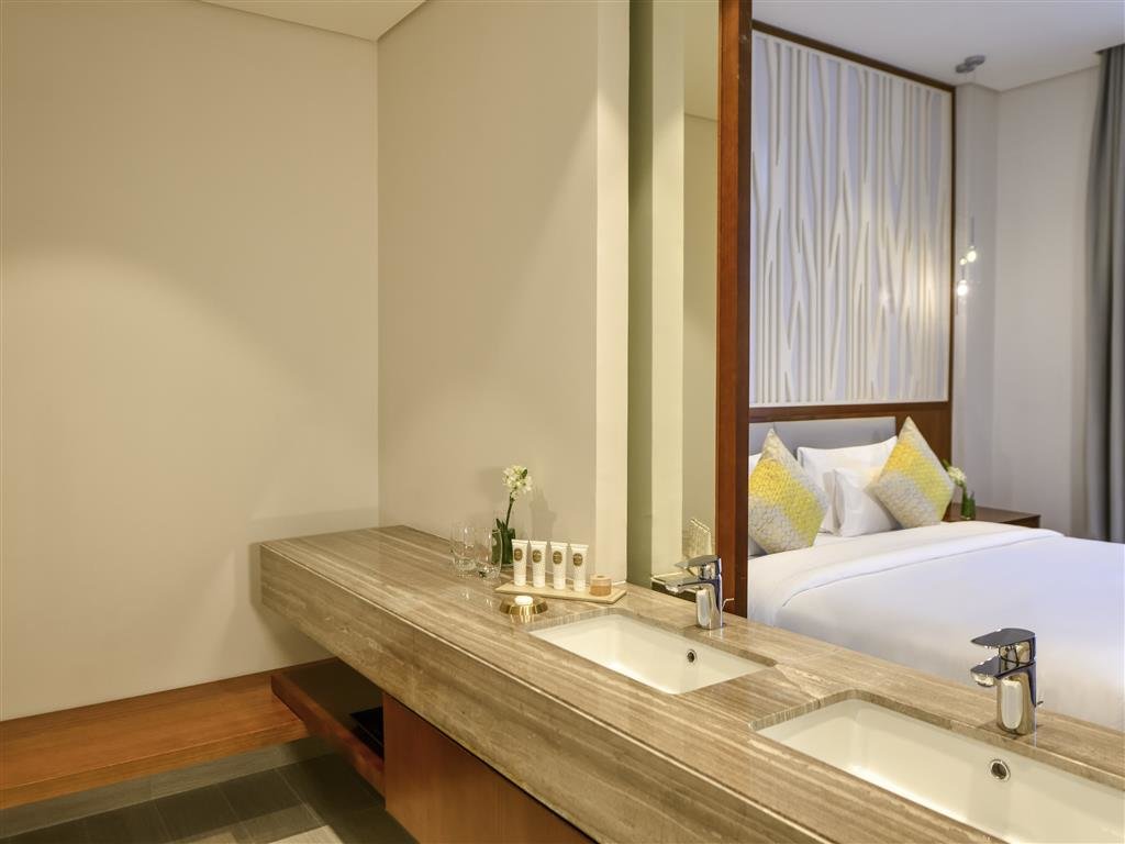 Дубай: Grand Mercure Dubai City
