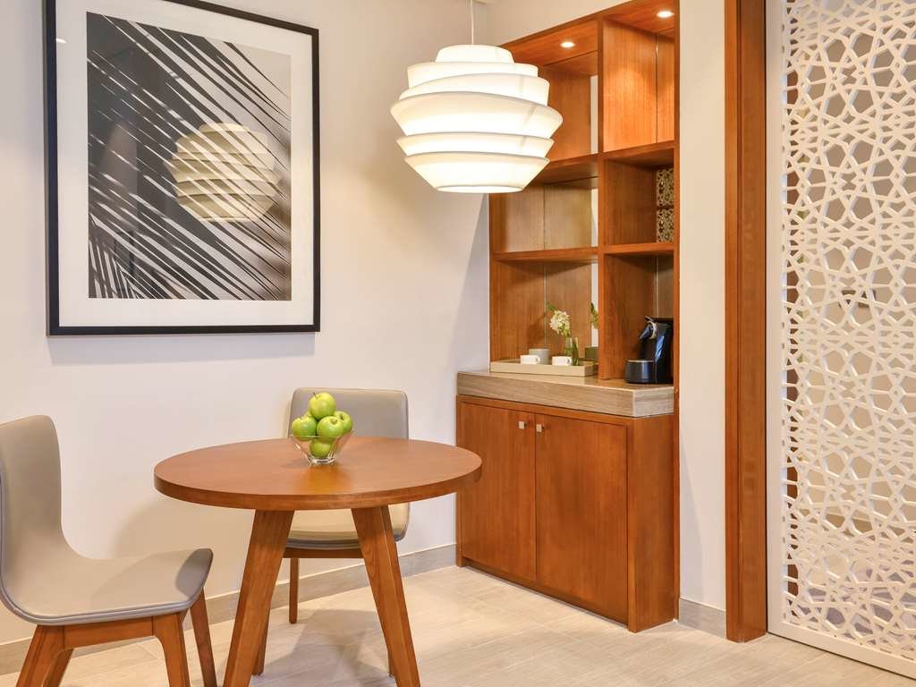 Дубай: Grand Mercure Dubai City
