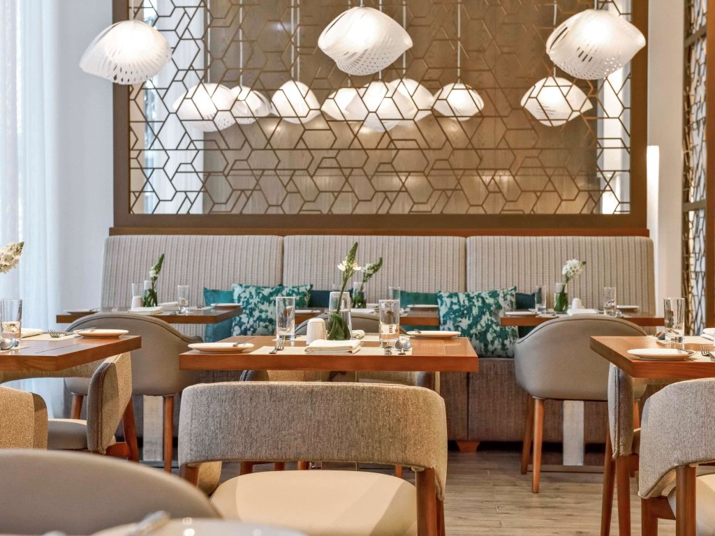 Дубай: Grand Mercure Dubai City