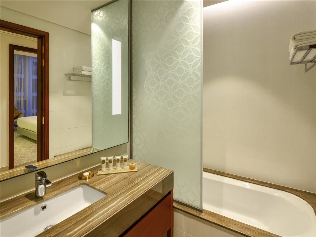 Дубай: Grand Mercure Dubai City