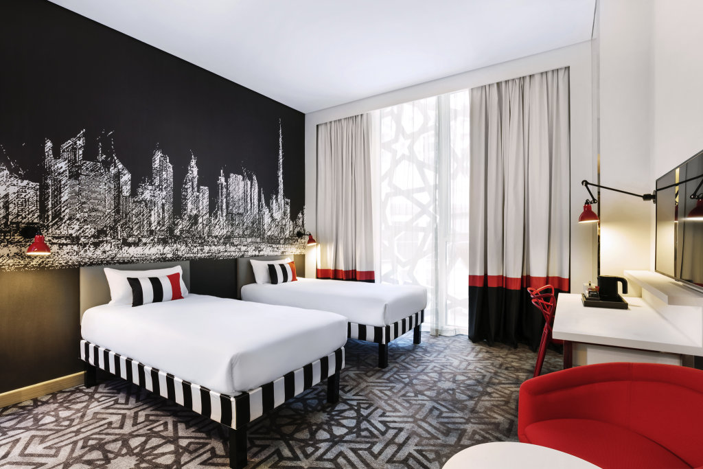 Дубай: Grand Mercure Dubai City