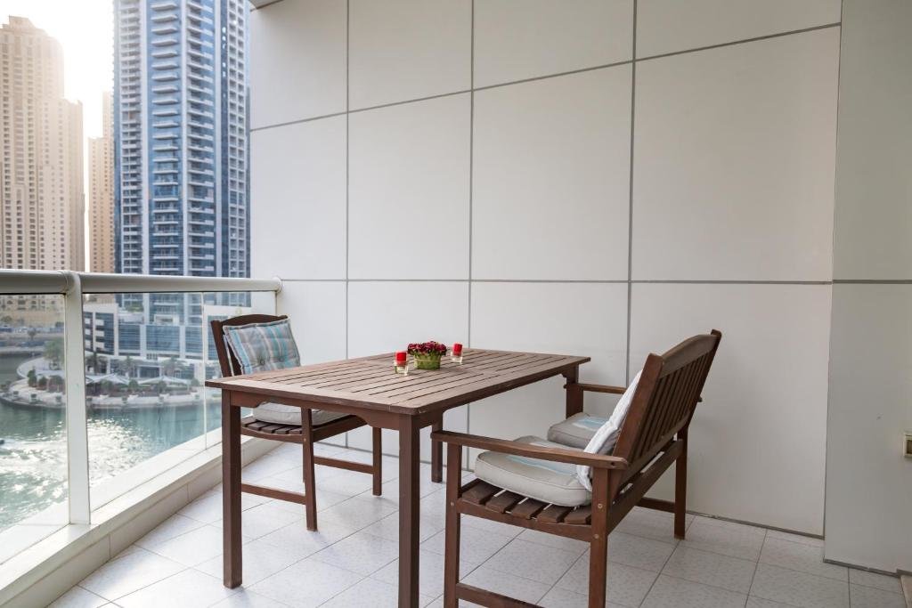Дубай: HiGuests - Deluxe Apartment With Balcony and Amazing Views